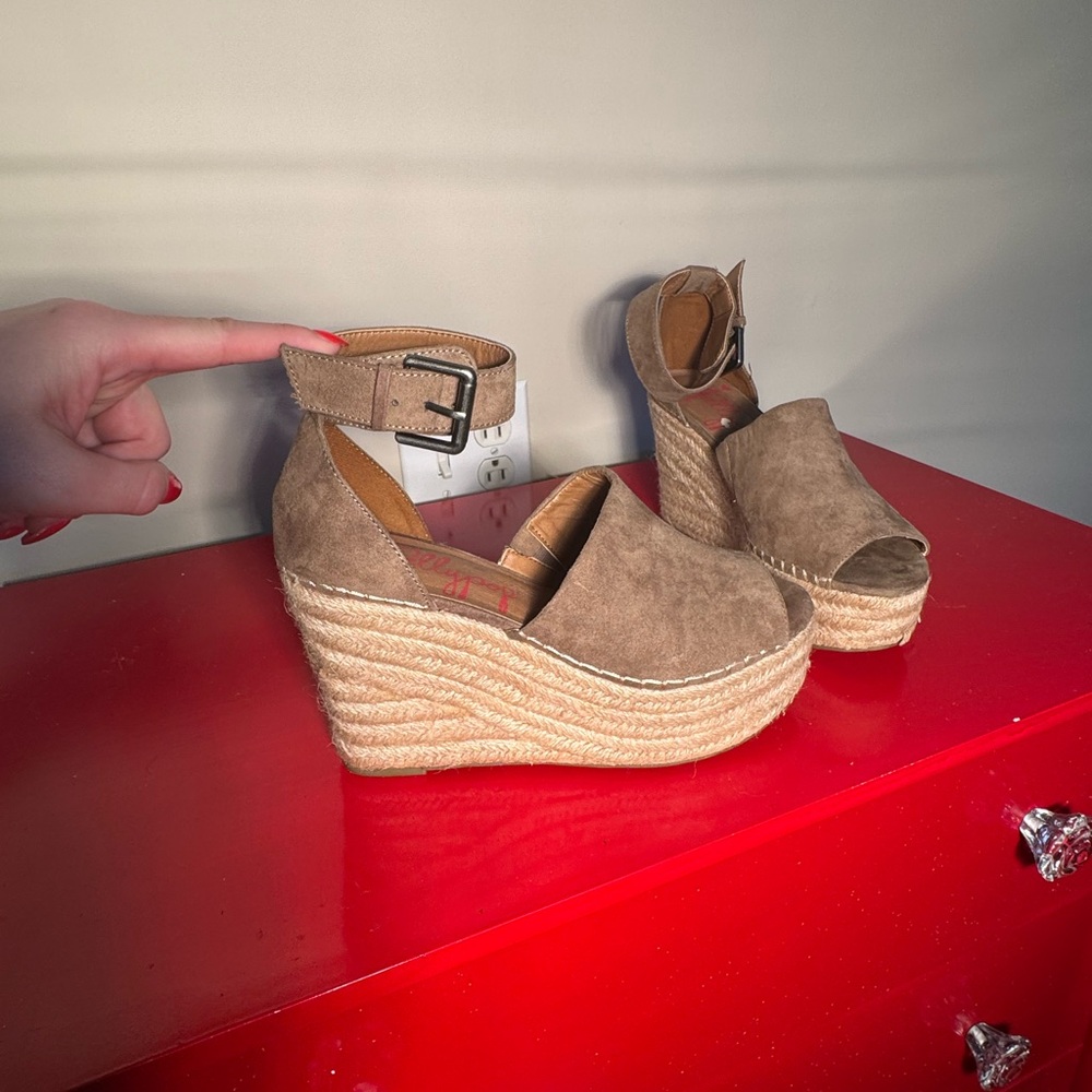Stylish Tan Wedge Sandals
